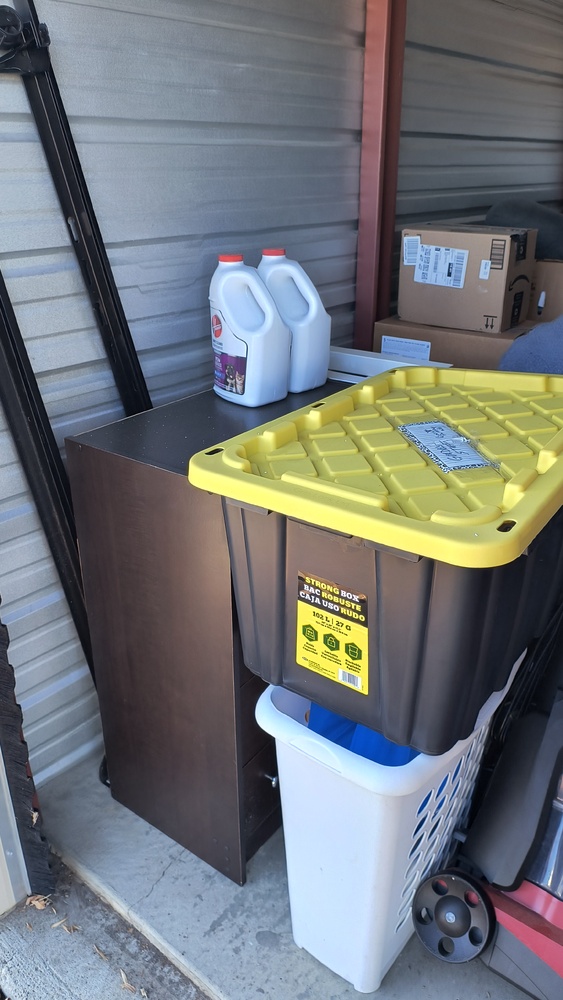 2570 - StorageMart  Westside Dr W  auction IB-6401