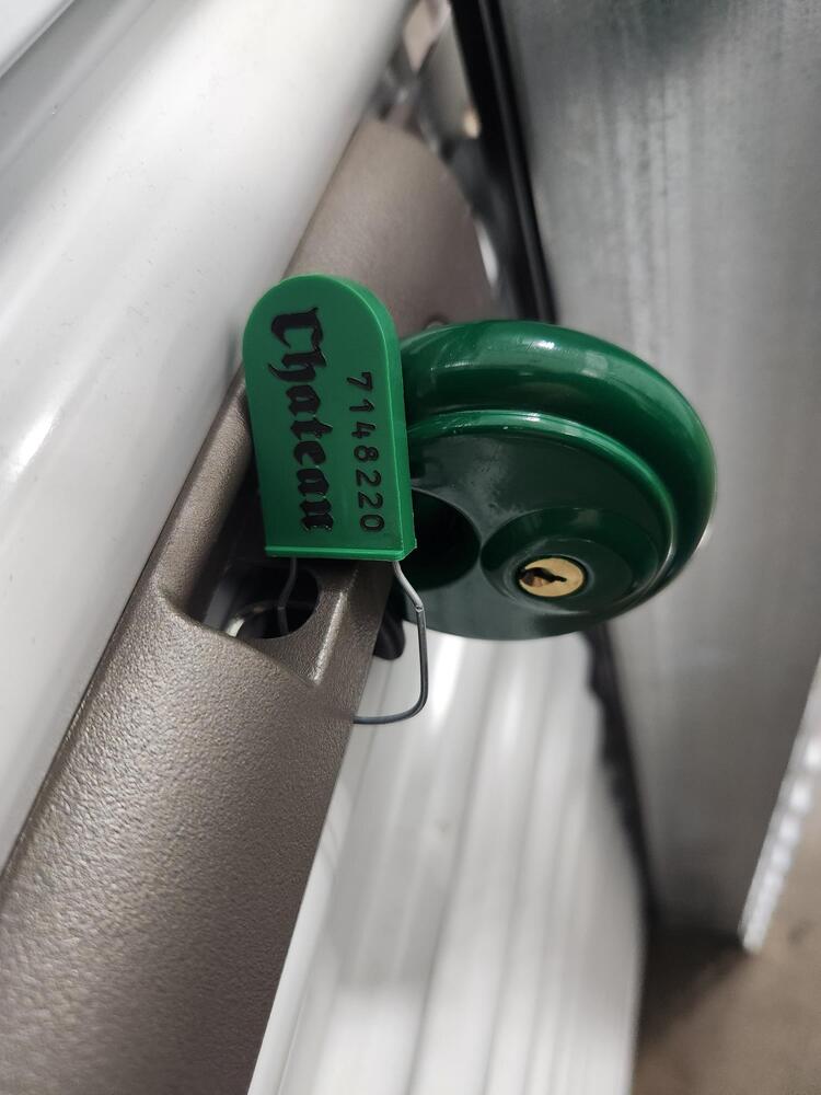 Rossi`s Flea Market - North Versailles  auction IB-8609