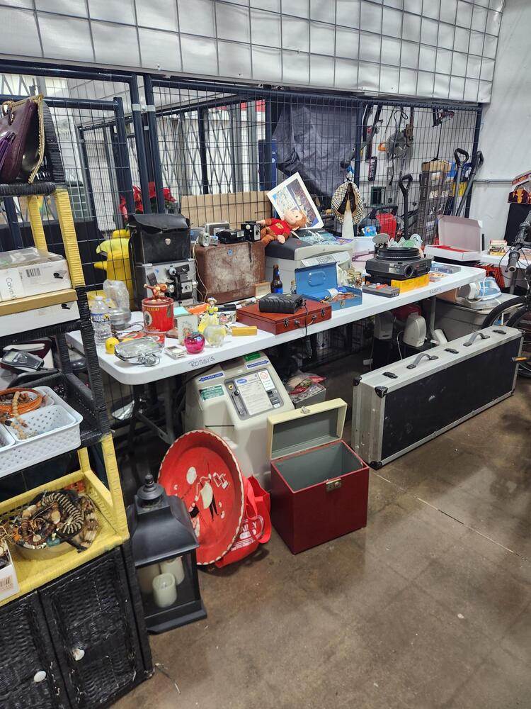 Rossi`s Flea Market - North Versailles  auction IB-8609 50