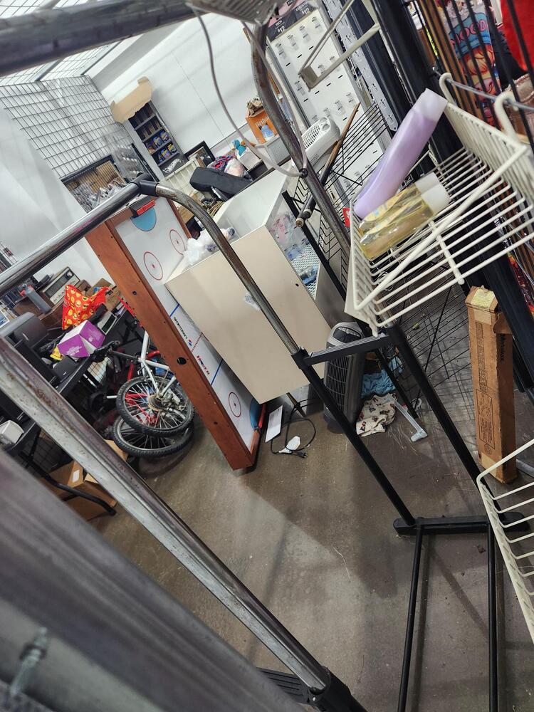 Rossi`s Flea Market - North Versailles  auction IB-4938 50