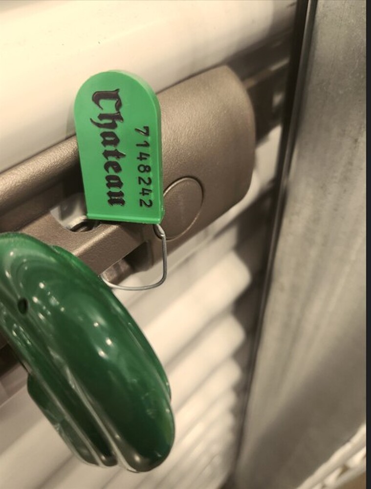 Rossi`s Flea Market - North Versailles  auction IB-4938 60