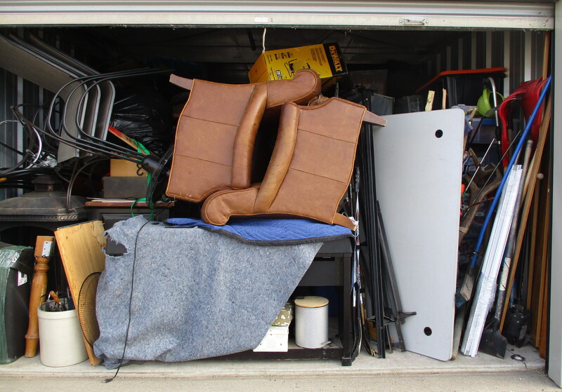 3201 -StorageMart  Hwy 11 & Clarence Ave S   auction IB-7676