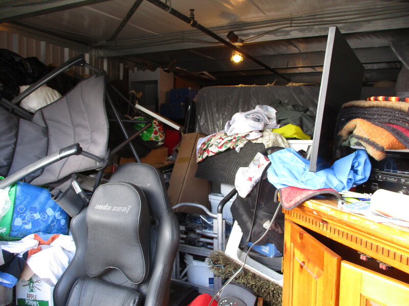 3201 -StorageMart  Hwy 11 & Clarence Ave S   auction IB-7676 20