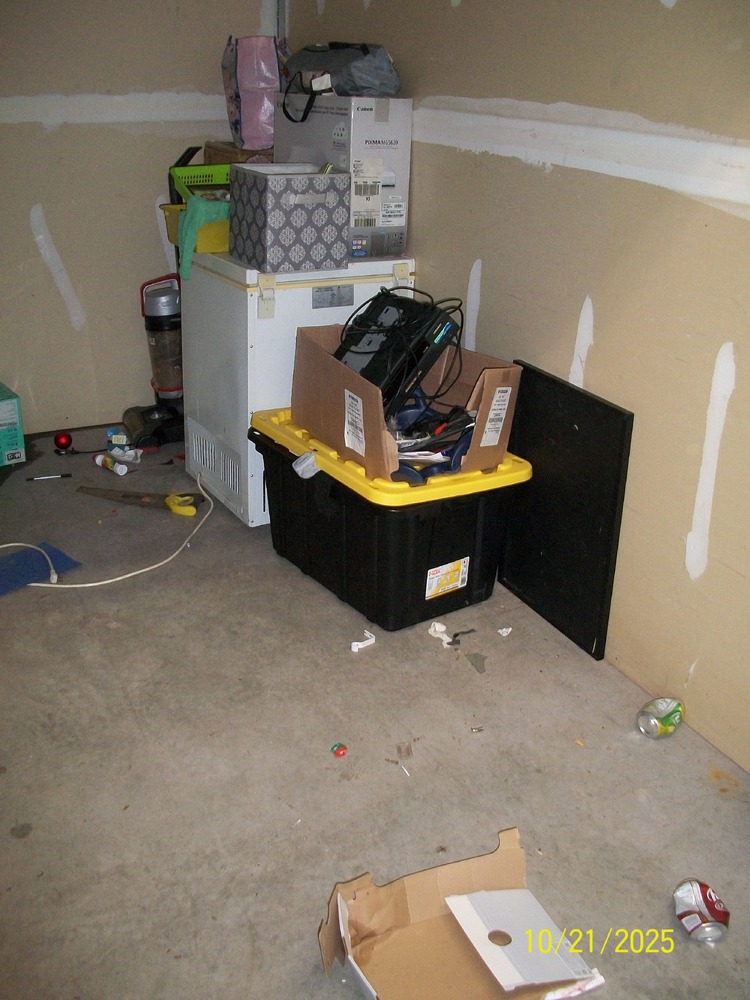 3203 - StorageMart Ring Rd & Mc Donald    auction IB-1564