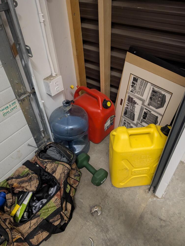 2552 - StorageMart Winterburn RD and 115 Ave  auction IB-6272 30