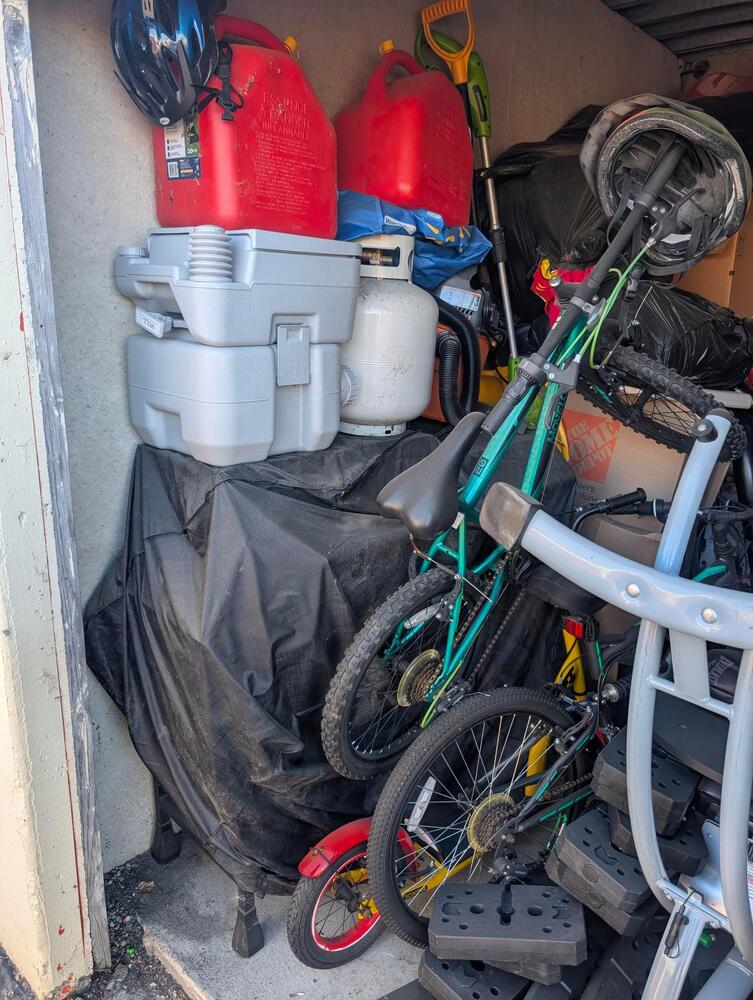 3310 - StorageMart Yellowhead Hwy & Winterburn  auction IB-3395 50