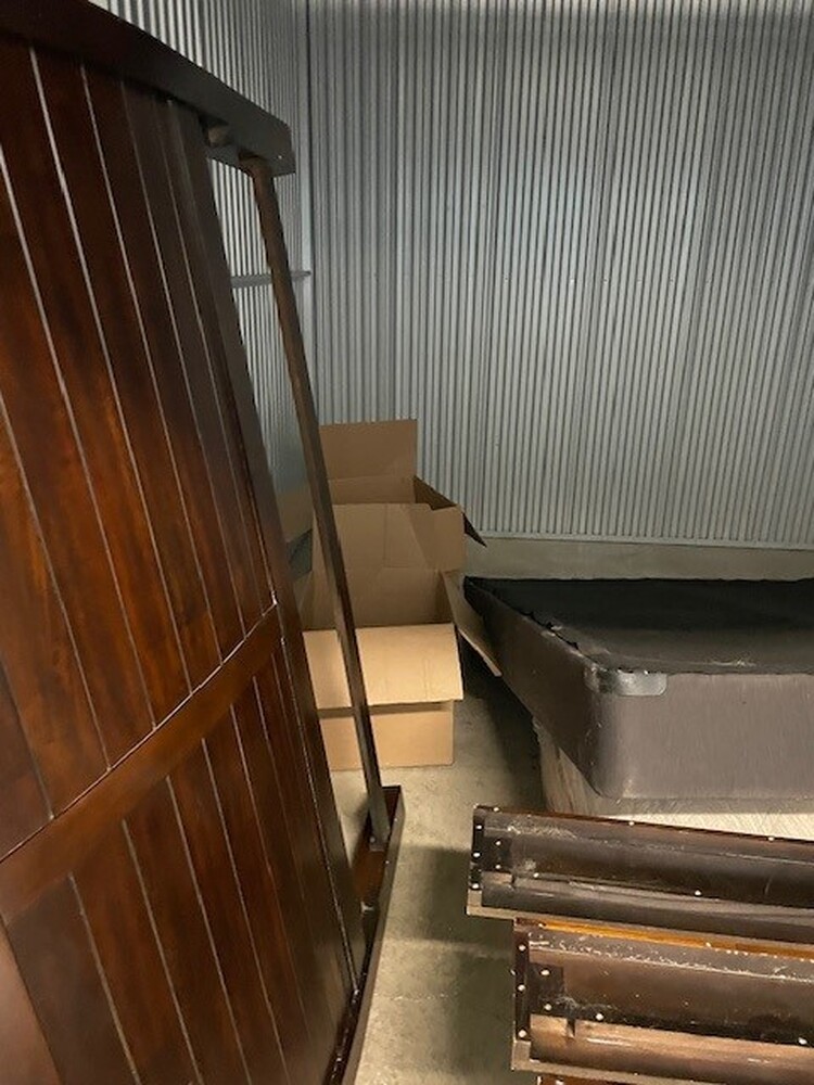 L085 - SENTINEL Storage - 88th Avenue East -   auction IB-9165 20