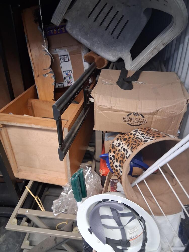 L042 - Access Storage - 3105 Kingsway East -   auction IB-2952 70