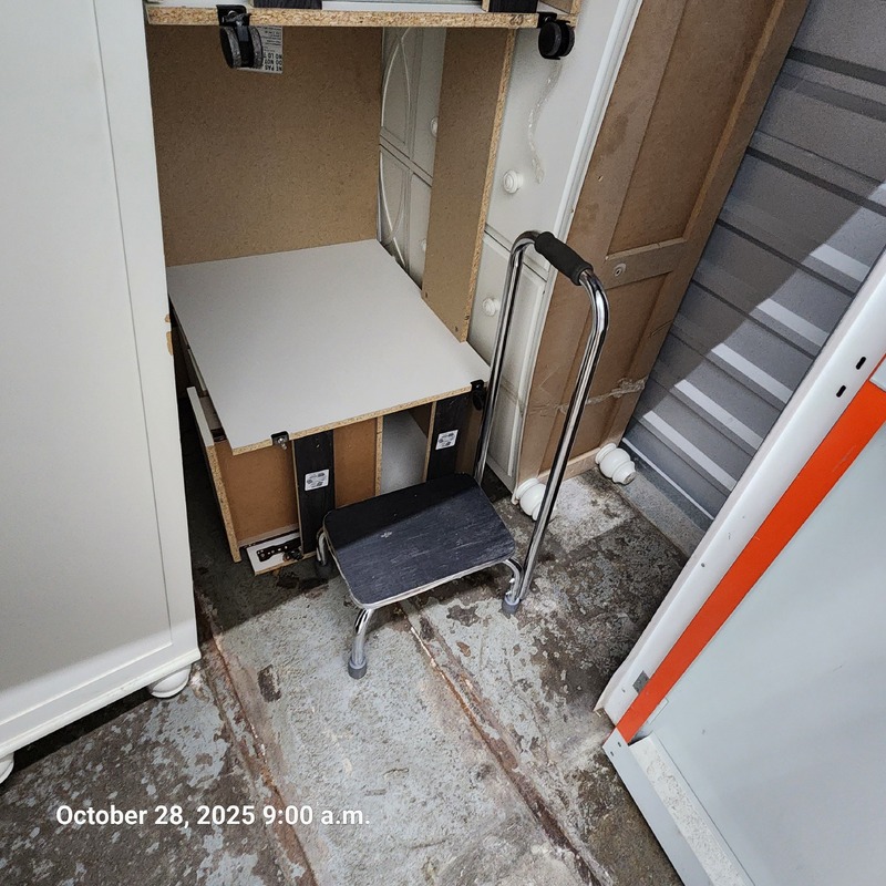 Moving & Storage of Kitchener  auction IB-8063 60