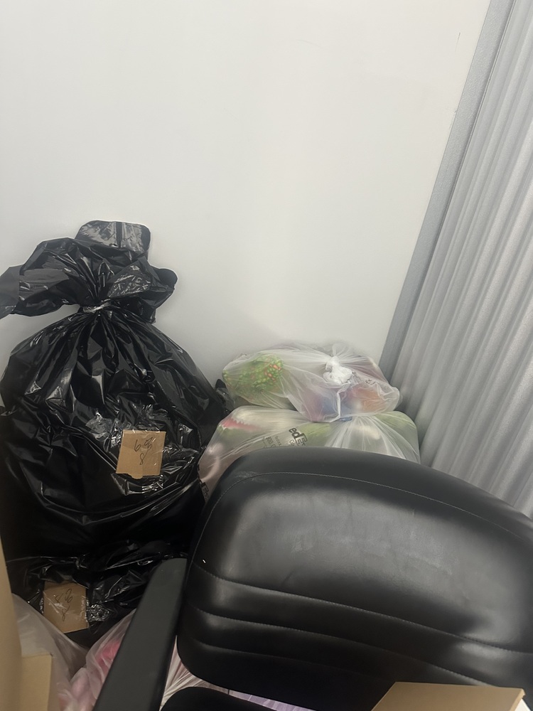 Q SELF STORAGE  auction IB-5796 10