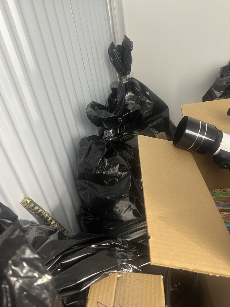 Q SELF STORAGE  auction IB-5796 20