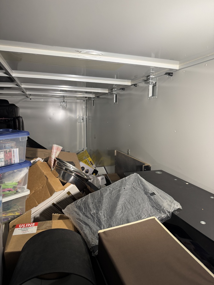 The Storage Box - Windsor  auction IB-7430