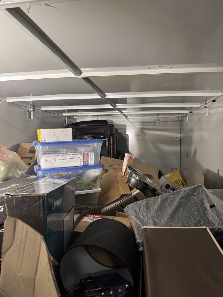 The Storage Box - Windsor  auction IB-7430 10