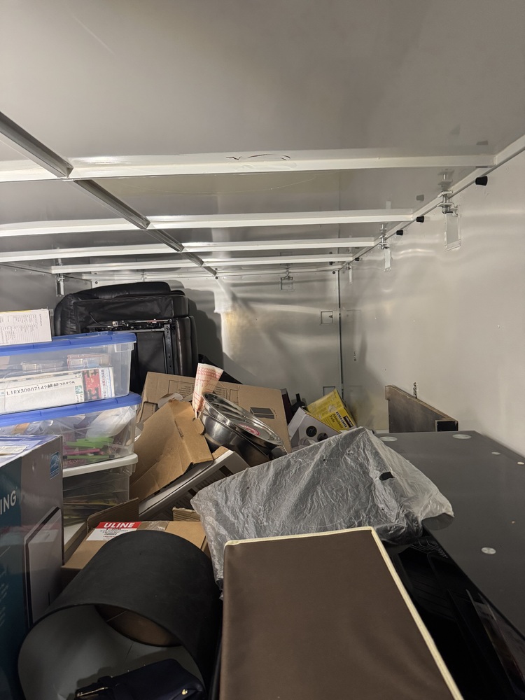 The Storage Box - Windsor  auction IB-7430 50