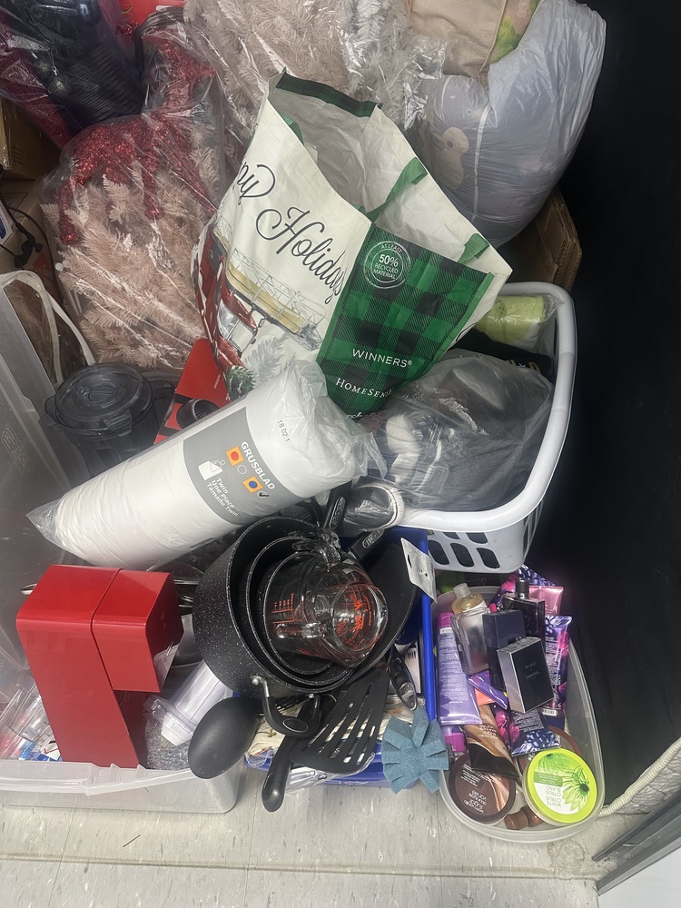 Q SELF STORAGE  auction IB-9483 20