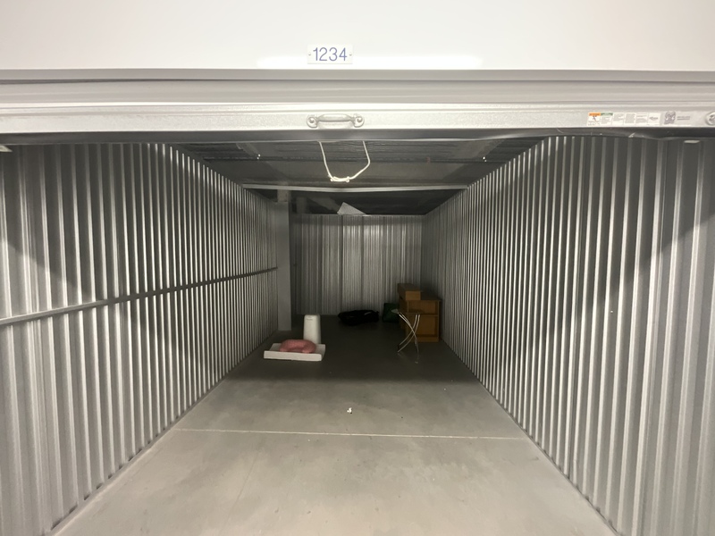 SmartStop Self Storage -  Fox St Oshawa  auction IB-6124