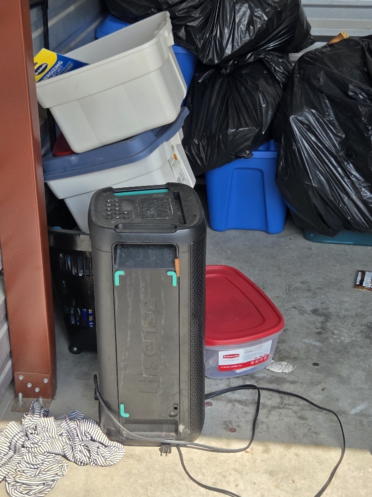 L194 - Access Storage - 176 Hayward - Kitchener   auction IB-1600 10