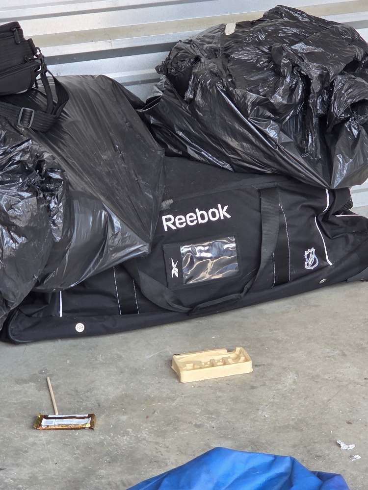 L194 - Access Storage - 176 Hayward - Kitchener   auction IB-1600 20