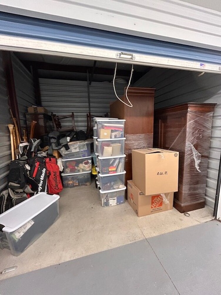 3032 -StorageMart  Ajax  auction IB-2382