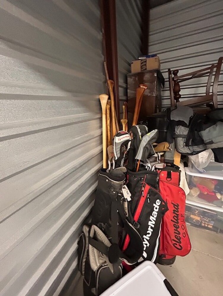 3032 -StorageMart  Ajax  auction IB-2382 10