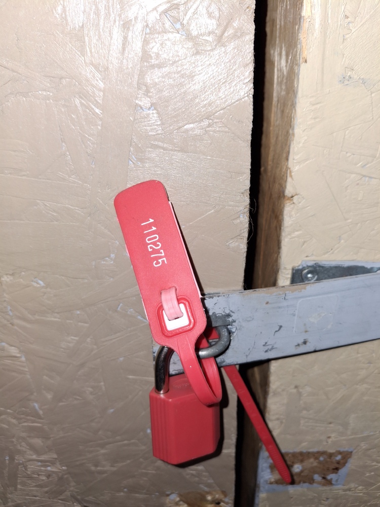 L160 - Access Storage - 92 Barrie Road -   auction IB-7181