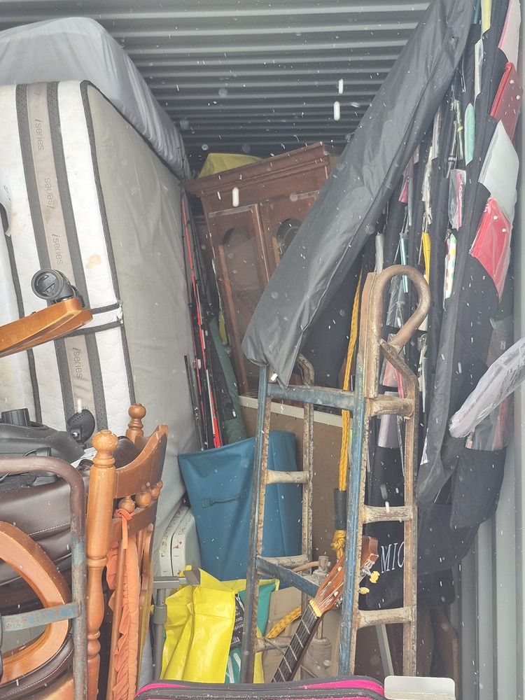 Mobile Storage Rentals  auction IB-8425