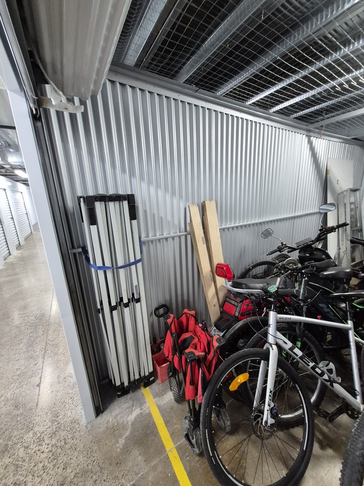 L169 - Access Storage  - 150 Duncan Mill Rd -   auction IB-2515 10