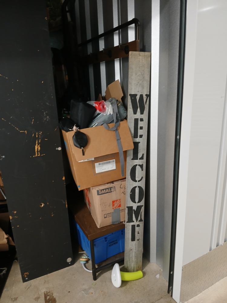 L293 Access Storage - Orangeville Central  auction IB-5745 40