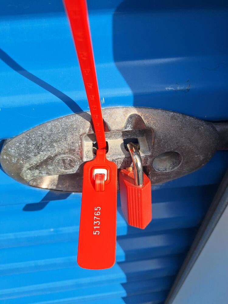 L021 - Depotium Mini-Entrepot - 3550 Boul La Cite Des Jeunes -   auction IB-2535