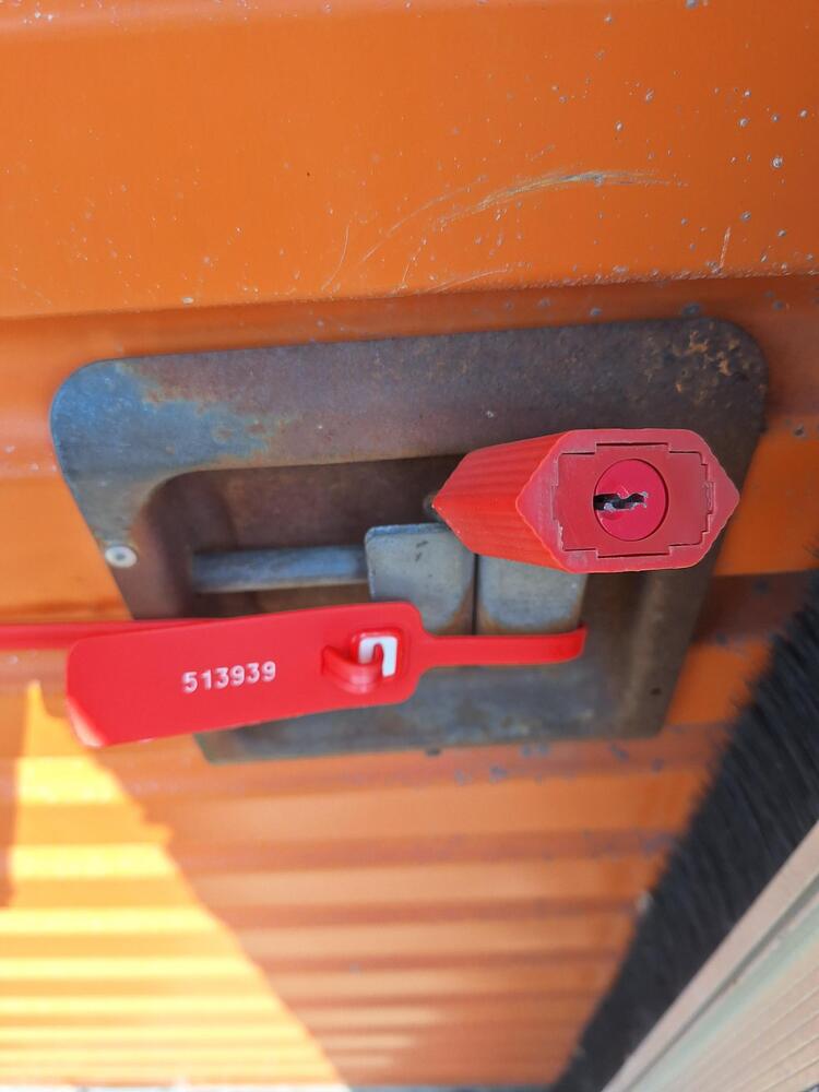 L038 - Depotium Mini-Entrepot - 2 Rue Radisson  -   auction IB-6626