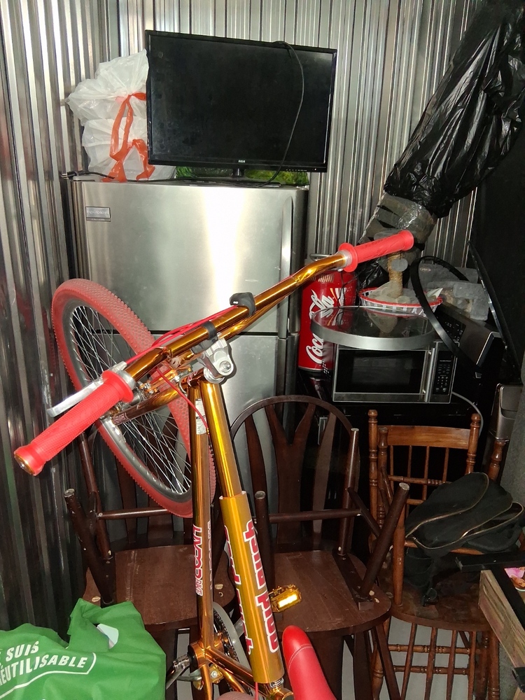 L033  - Depotium Mini-Entrepot - 8469 8iÃ¨me Avenue -   auction IB-5958