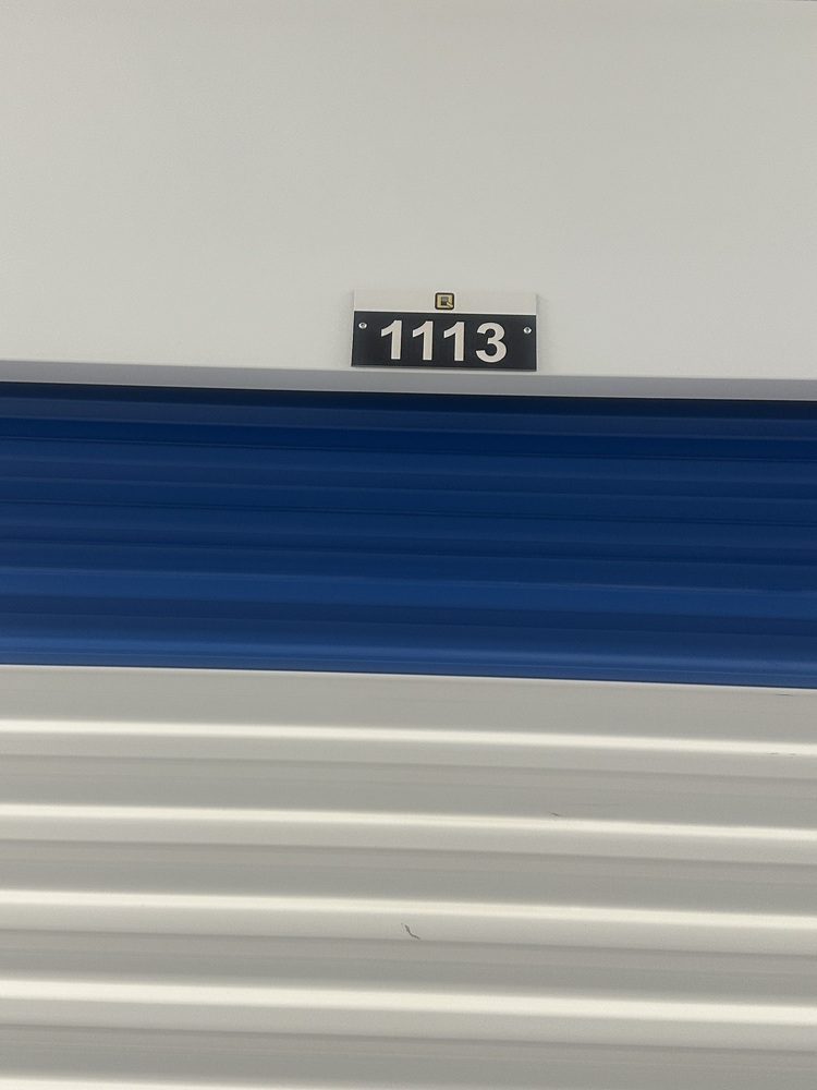 Q SELF STORAGE  auction IB-5730 20