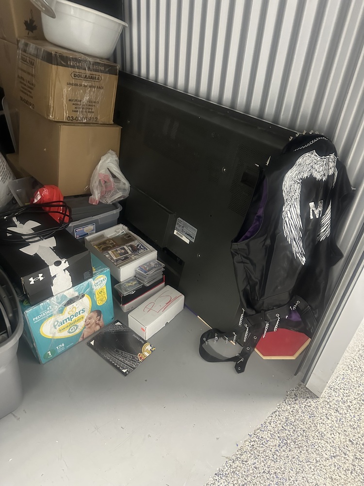 Q SELF STORAGE  auction IB-7849 20