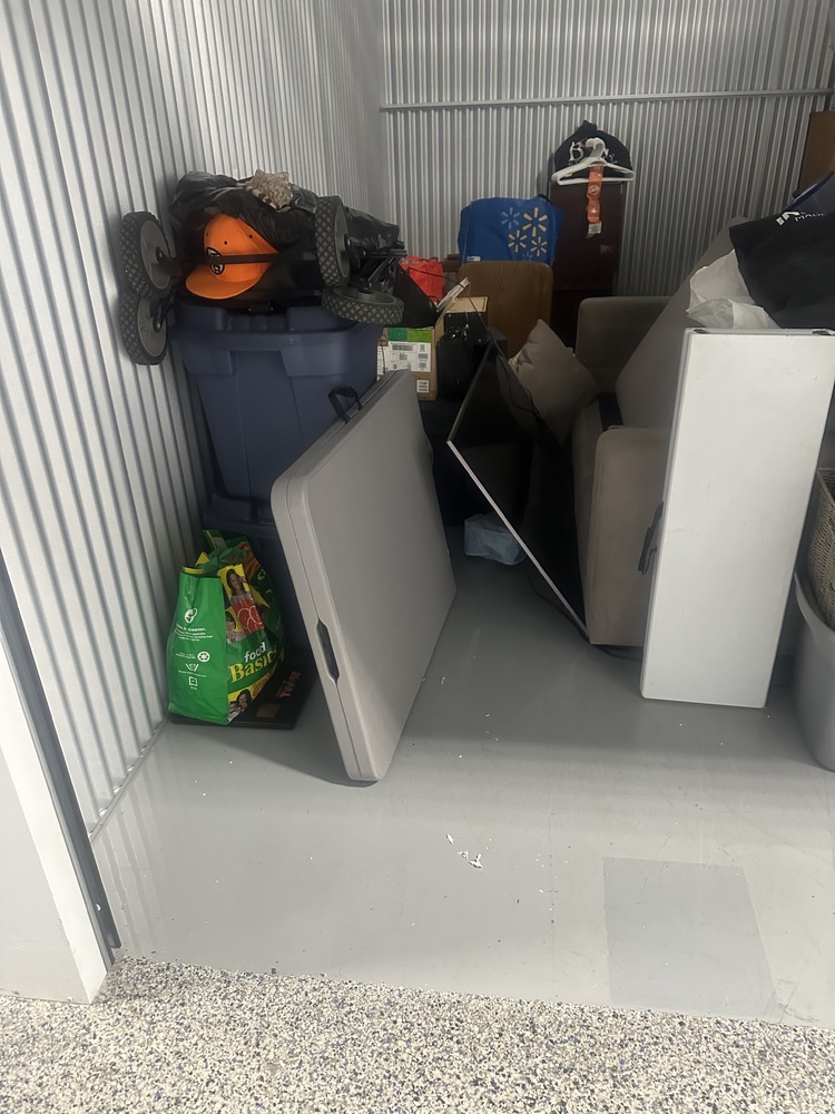 Q SELF STORAGE  auction IB-7849 30