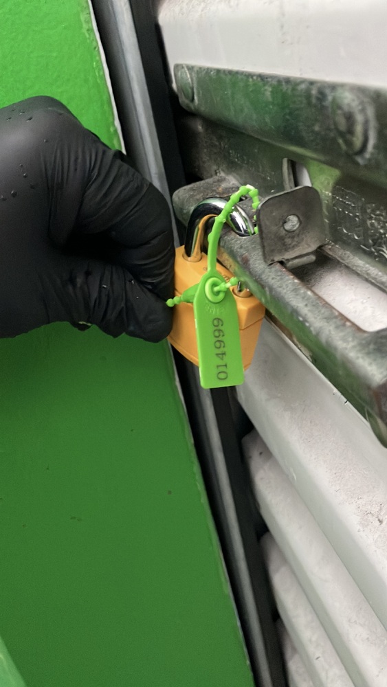 Advanced Self Storage  - North Vancouver  auction IB-2049 40