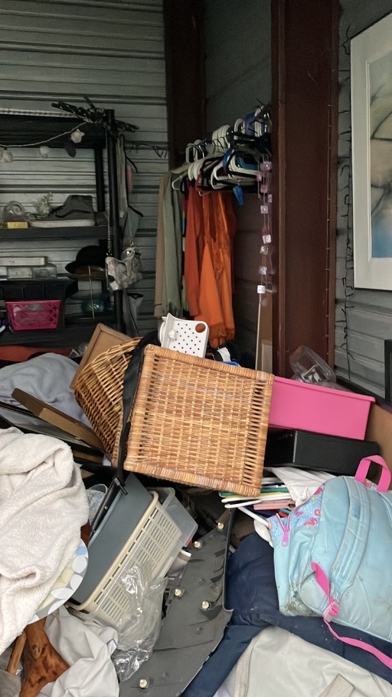 Advanced Self Storage  - North Vancouver  auction IB-2049 50