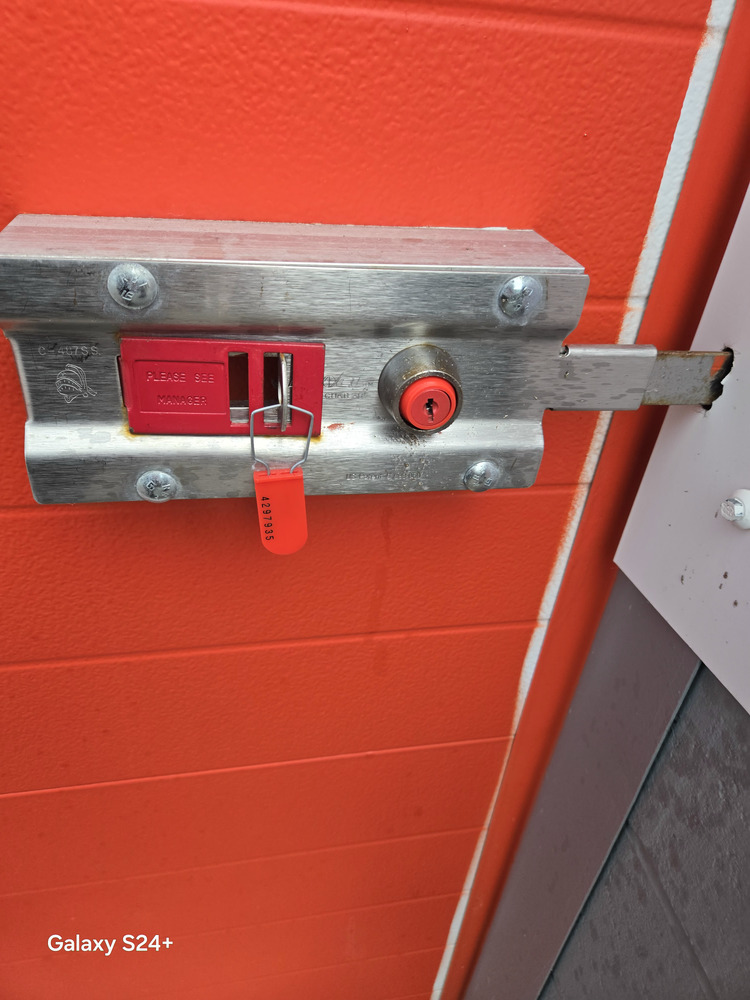 1-800-Self-Storage.com of Grand Blanc  auction IB-2746 10