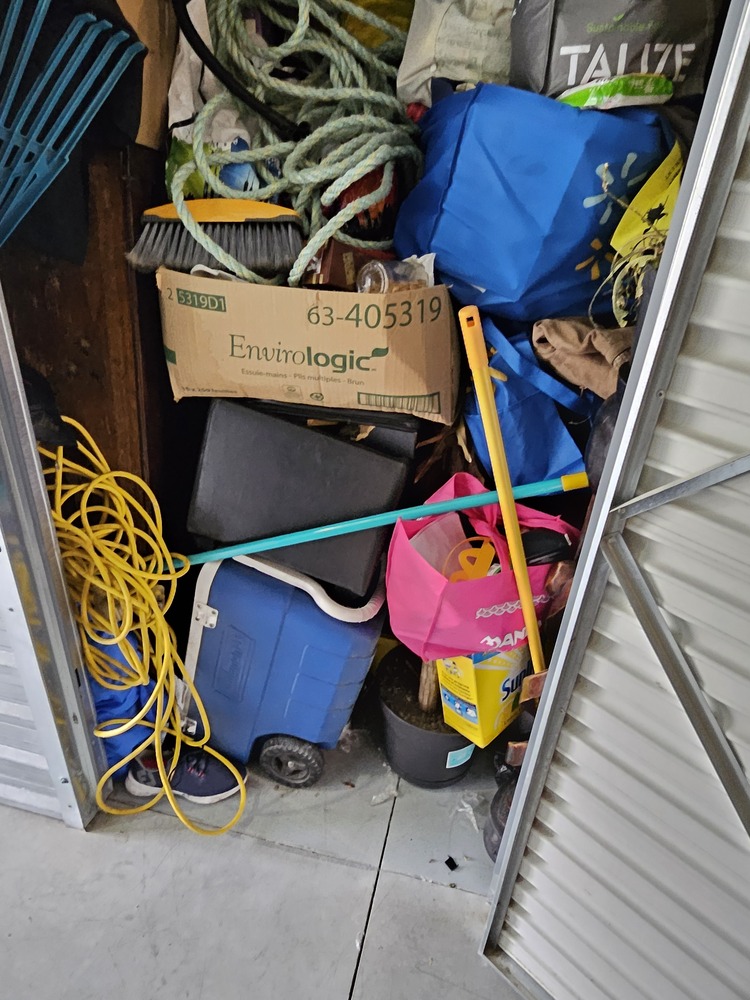 3035 - StorageMart Belleville  auction IB-5053