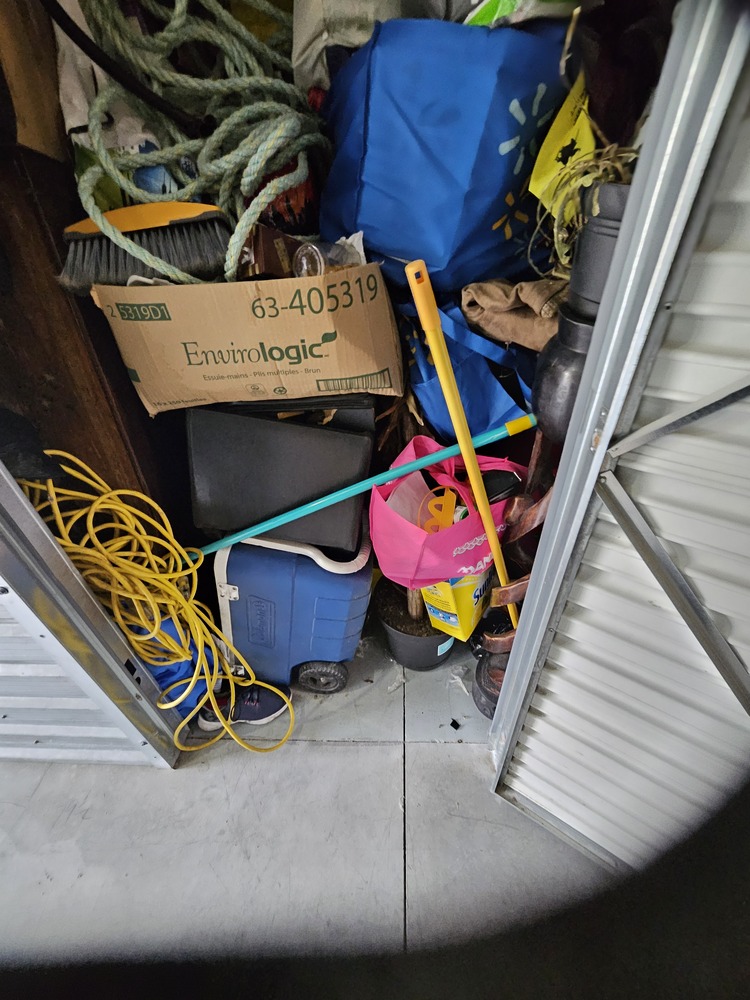 3035 - StorageMart Belleville  auction IB-5053 60