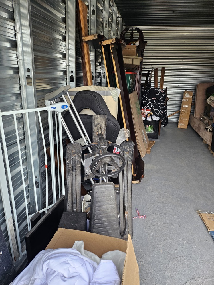 3035 - StorageMart Belleville  auction IB-9201 50