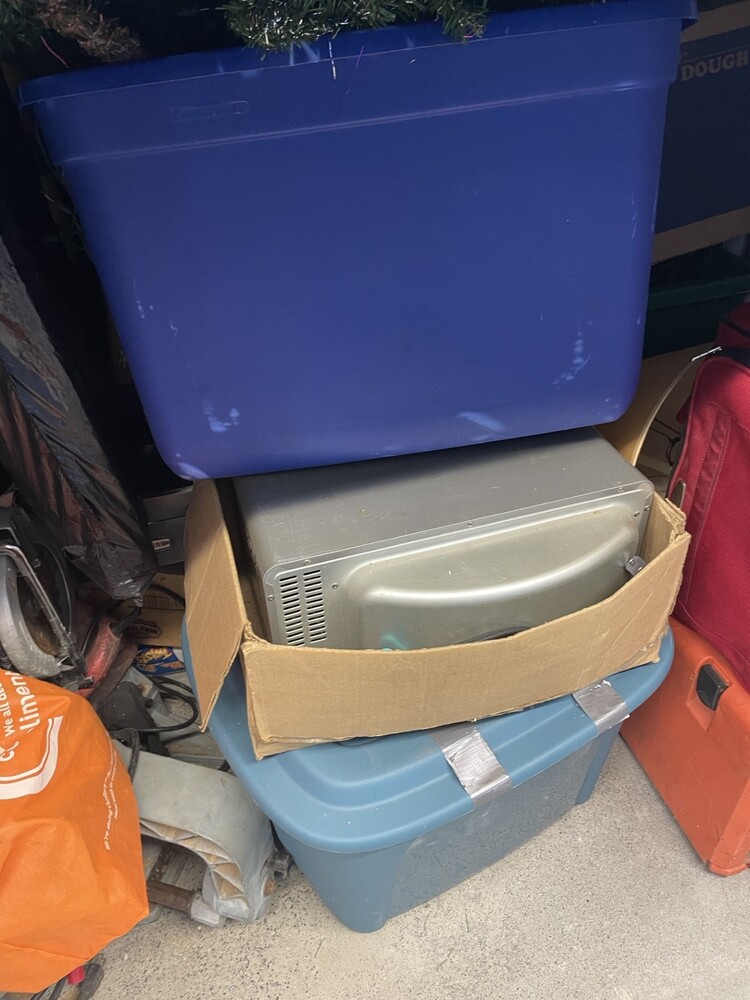 L042 - Access Storage - 3105 Kingsway East -   auction IB-7331