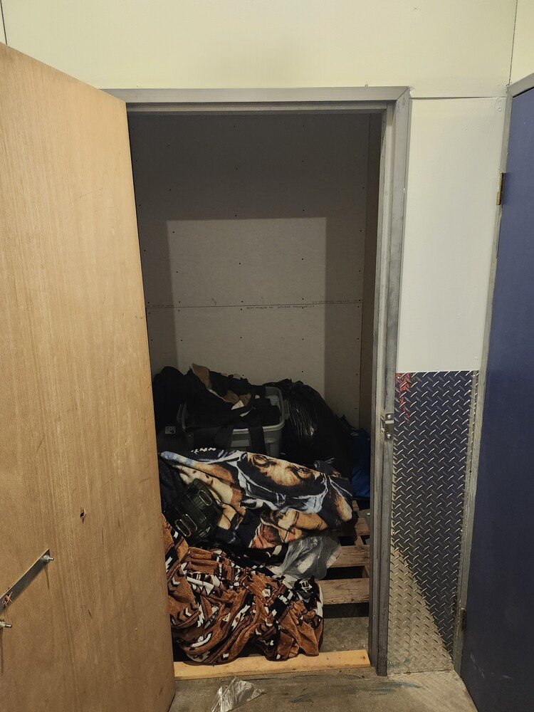 L117 - Access Storage - 121 Gyles Pl, Saskatoon North - Gyles -   auction IB-2554