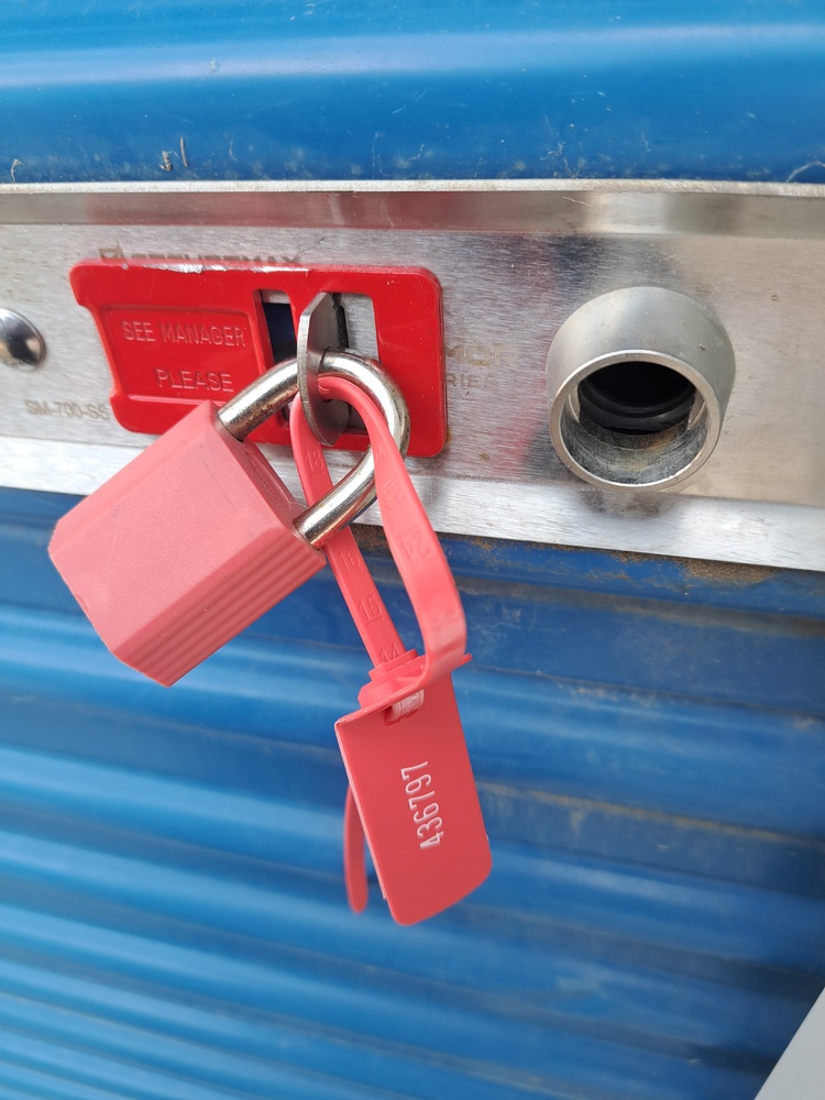 L117 - Access Storage - 121 Gyles Pl, Saskatoon North - Gyles -   auction IB-5419