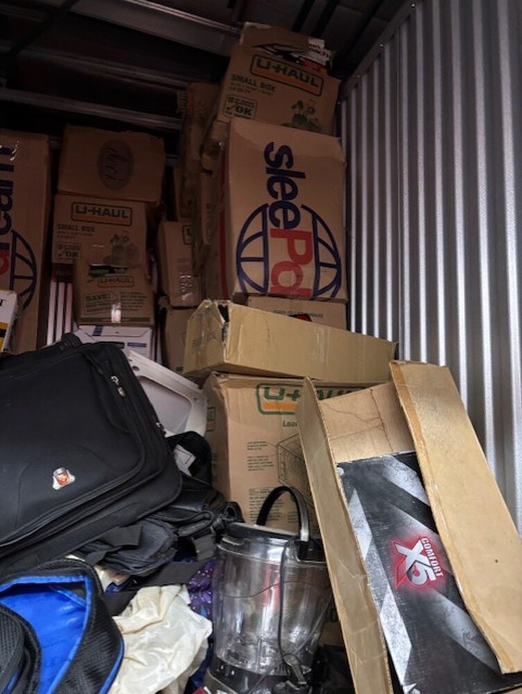 3026 - StorageMart Burlington  auction IB-7640 40