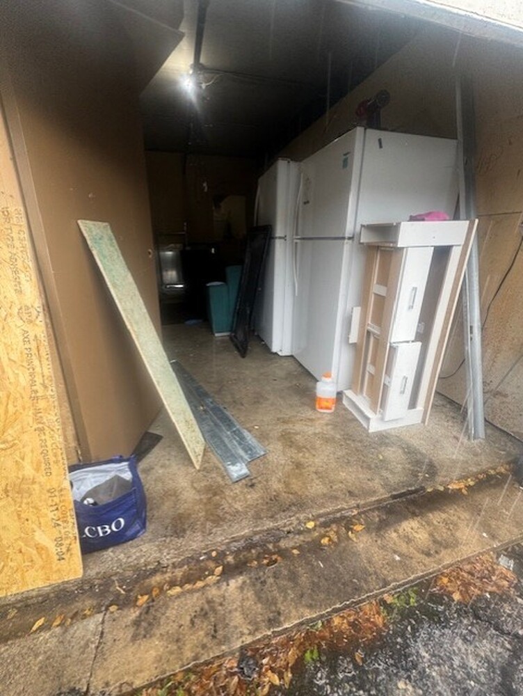 3014 - StorageMart Trethewey Dr Toronto  auction IB-9258