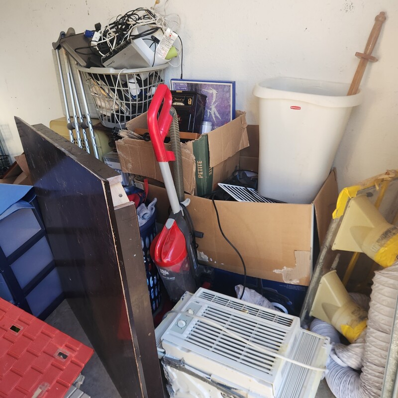 L110 - Sentinel Storage - 31 St N, Lethbridge -   auction IB-9826