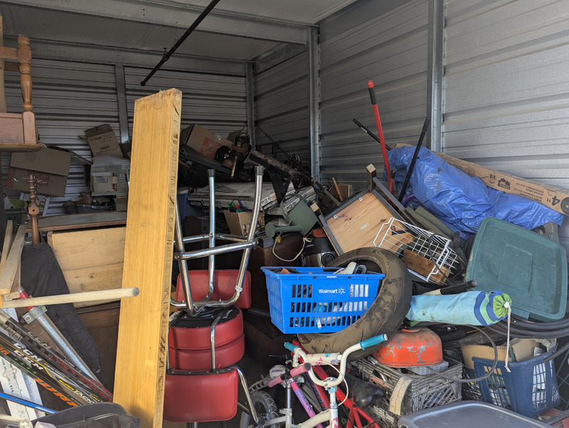 2551 - StorageMart Deerfoot Trail & Yankee Valley  auction IB-7073