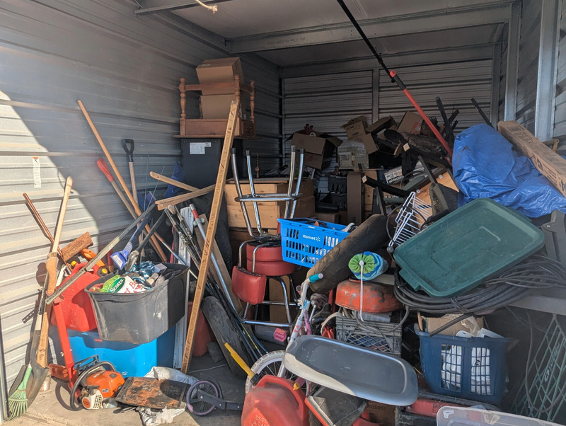 2551 - StorageMart Deerfoot Trail & Yankee Valley  auction IB-7073 40