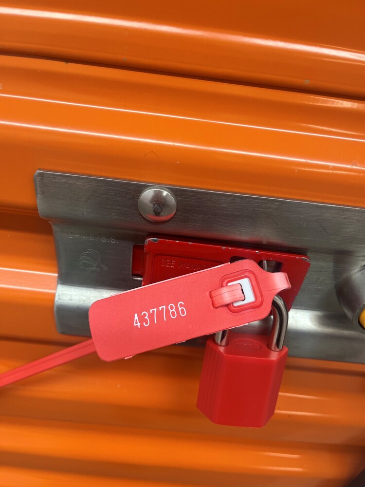 L072 - Sentinel Storage - 36 Bowridge Dr NW -   auction IB-7635 30