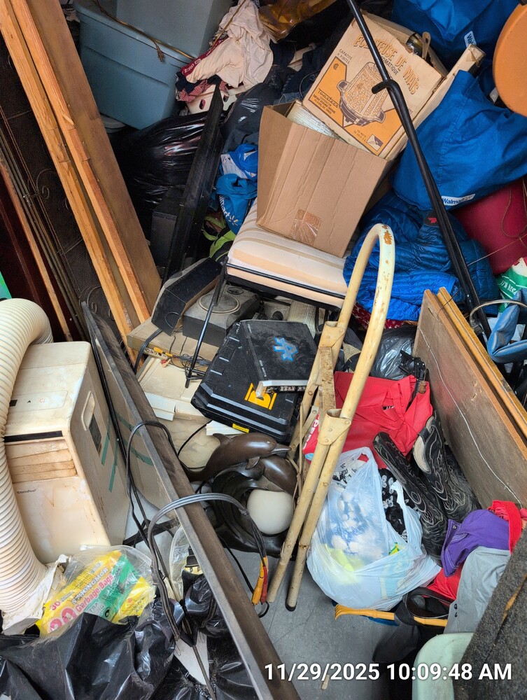 Storage of Barton St  auction IB-9142 10